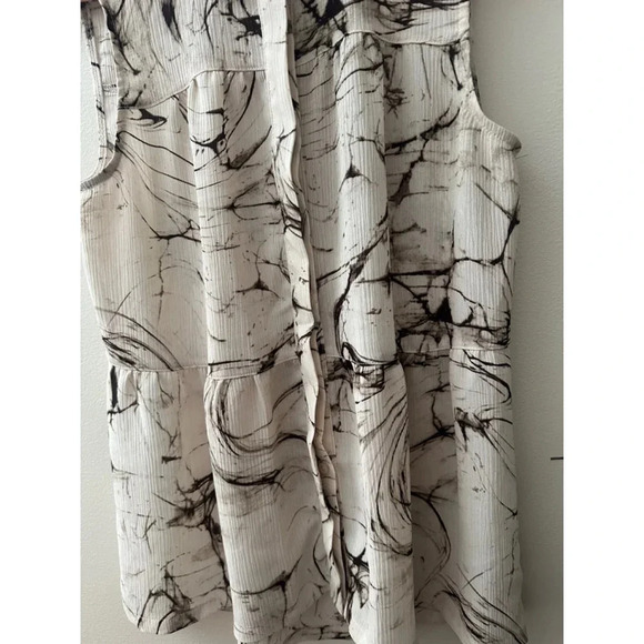 Women's Madison Gray Button Down Shirt , Size S, Beige & Black - Picture 2 of 5